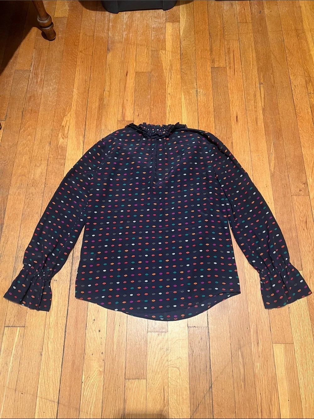 J Crew 100% Silk Ruffle Neck Blouse in Kissy Lips Print, Women’s size 0
